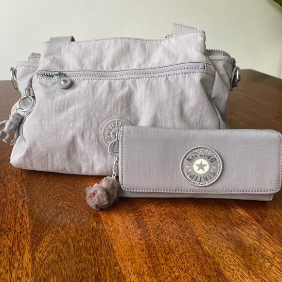 NWT Kipling Satchel with Pom Pom bag charm - Picture 8 of 11